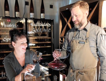 Sommelierit Kristin Aidla ja Mika Rissanen